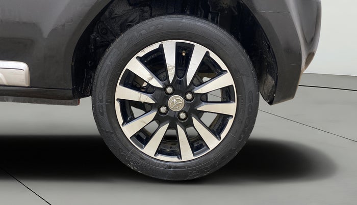 2017 Toyota Etios GD, Diesel, Manual, 86,895 km, Left Rear Wheel