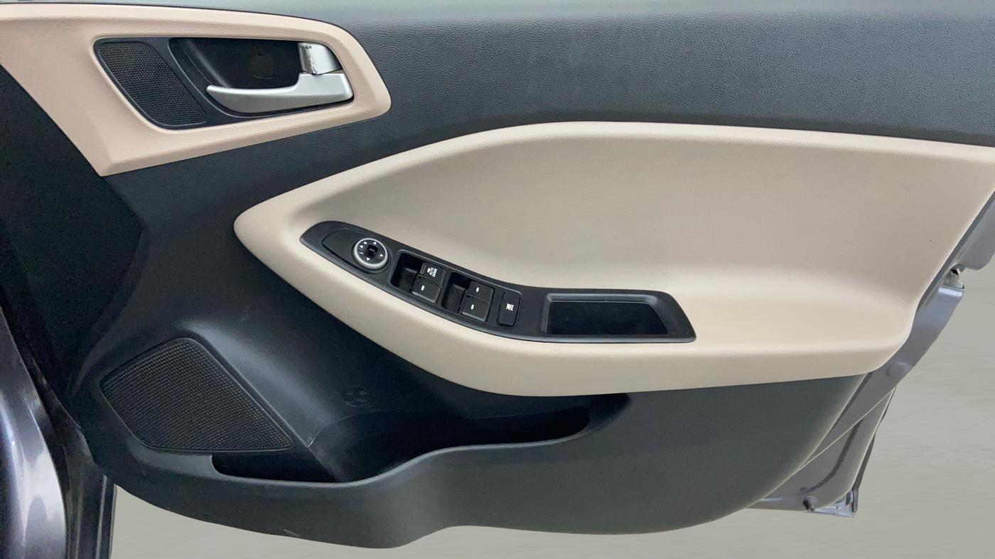 2020 Hyundai Elite i20 MAGNA PLUS 1.2, Petrol, Manual, 70,307 km, Driver Side Door Panels Control