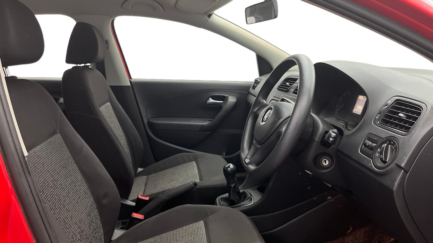2015 Volkswagen Polo COMFORTLINE 1.2L, Petrol, Manual, 62,856 km, Right Side Front Door Cabin