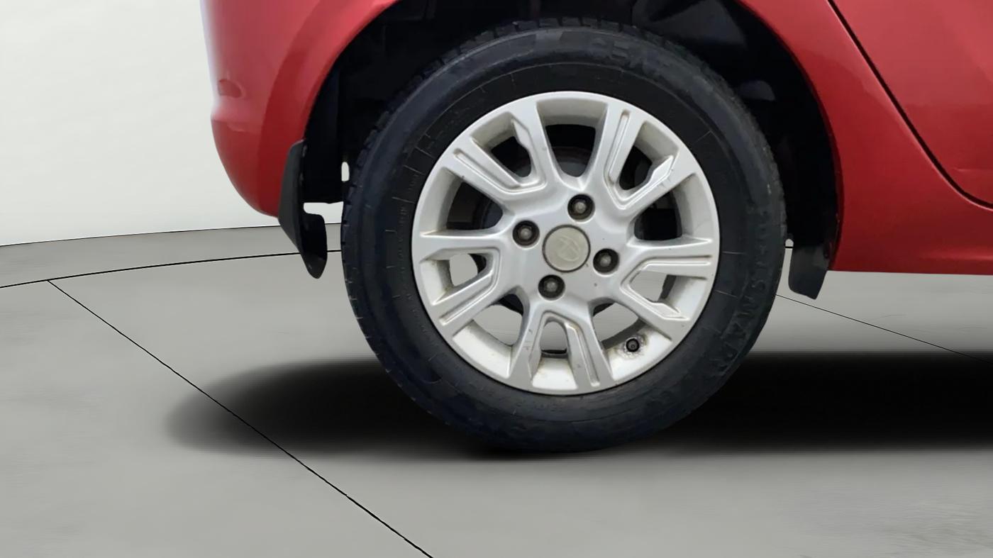 2017 Tata Tiago XZA PETROL, Petrol, Automatic, 62,387 km, Right Rear Wheel
