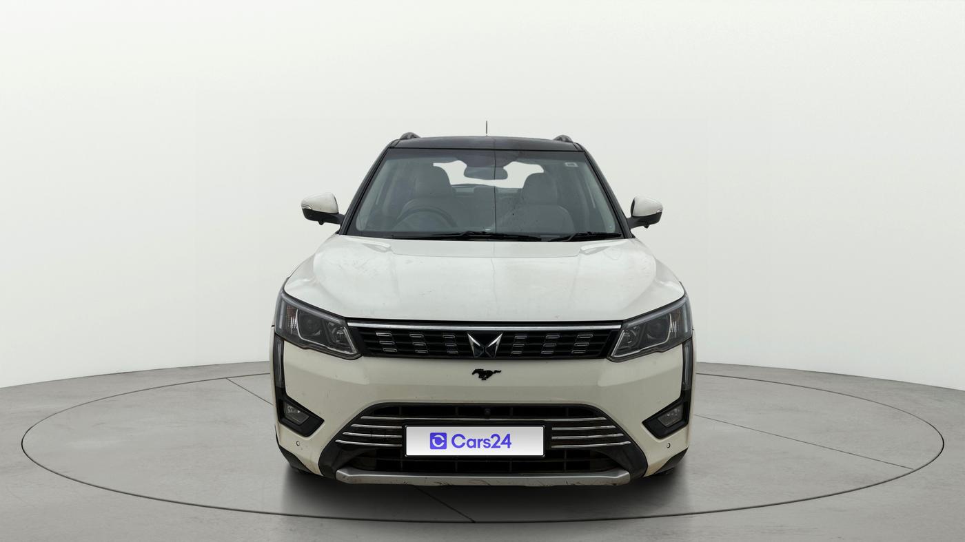 2023 Mahindra XUV300 W8 (O) 1.5 DIESEL AMT, Diesel, Automatic, 65,618 km, Front
