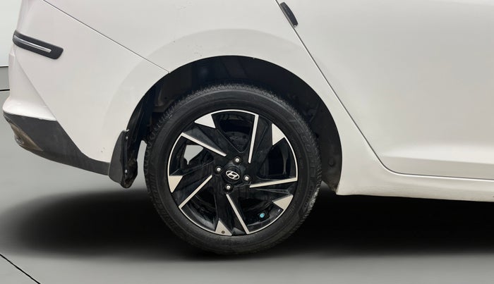 2022 Hyundai Verna SX (O) 1.5 VTVT IVT, Petrol, Automatic, 42,753 km, Right Rear Wheel