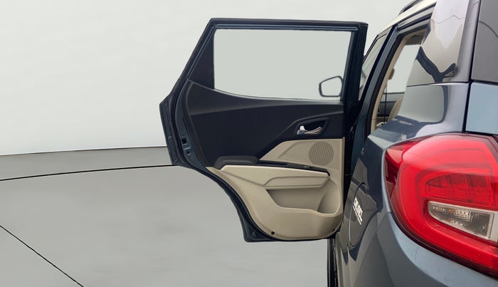 2019 Mahindra XUV300 W8 (O) 1.5 DIESEL, Diesel, Manual, 46,536 km, LHS Rear Door