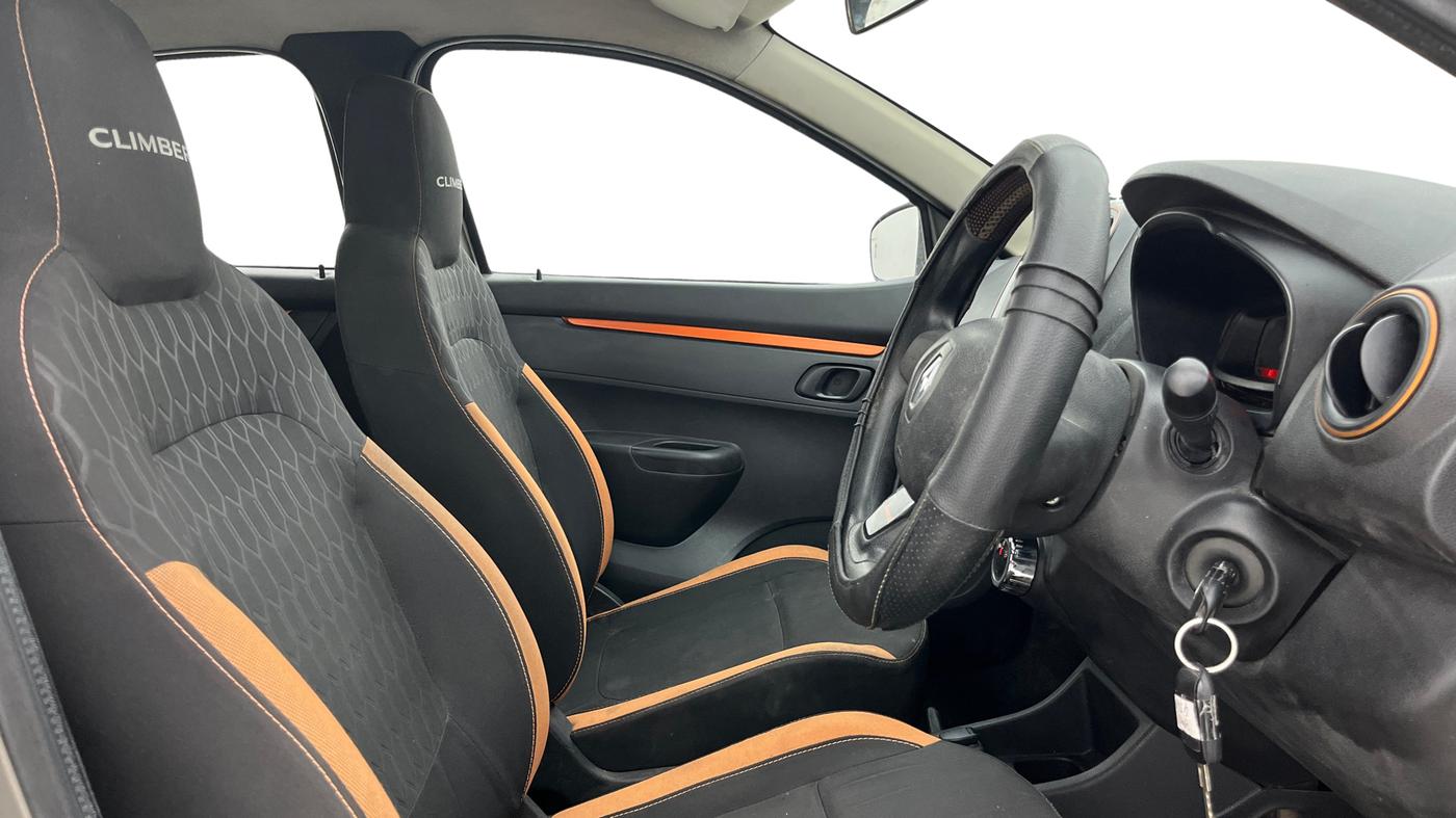 2017 Renault Kwid CLIMBER 1.0 AMT, Petrol, Automatic, 56,354 km, Right Side Front Door Cabin