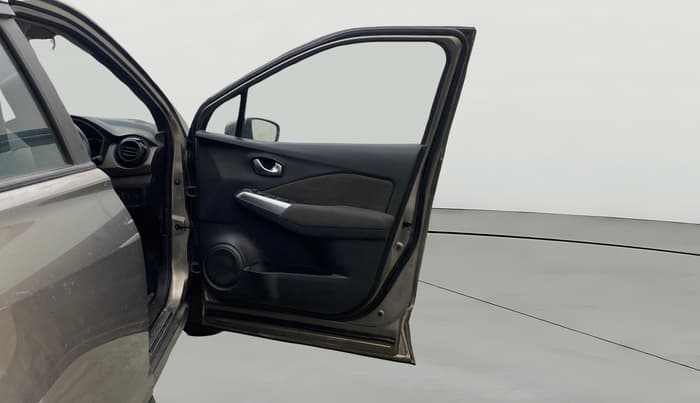 2019 Nissan Kicks XE DIESEL, Diesel, Manual, 1,18,342 km, RHS Front Door
