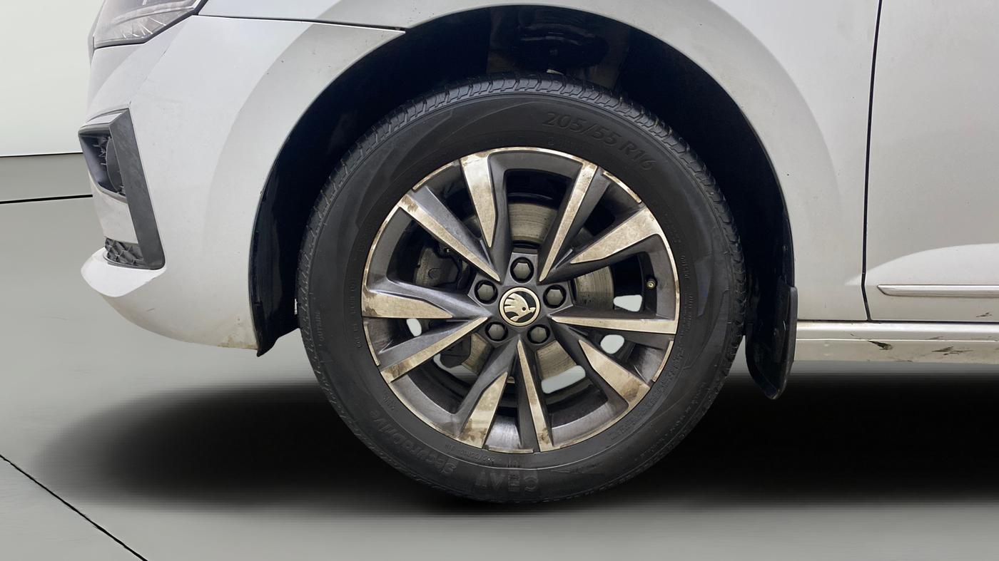 2022 Skoda SLAVIA STYLE 1.0L TSI MT, Petrol, Manual, 66,940 km, Left Front Wheel