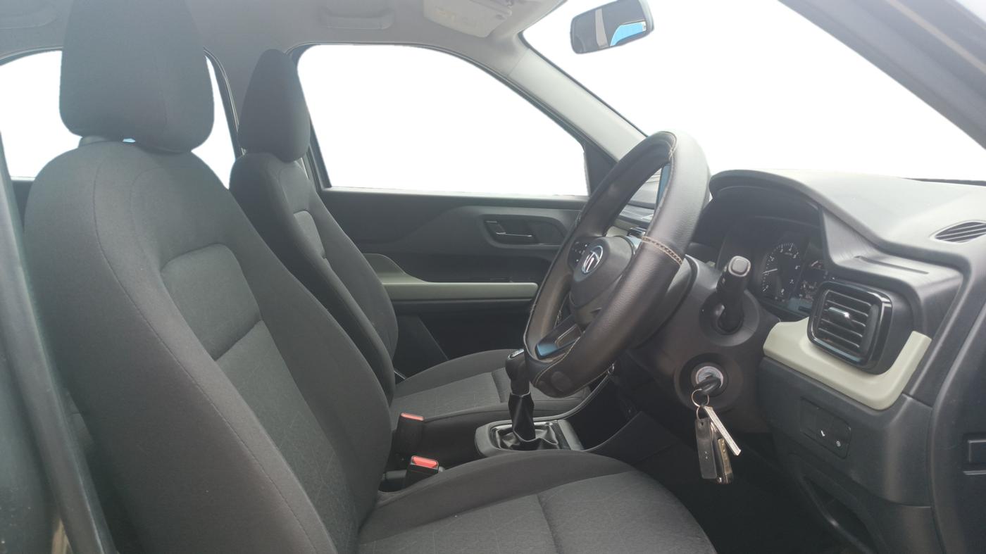 2023 Tata PUNCH ADVENTURE MT, Petrol, Manual, 36,943 km, Right Side Front Door Cabin
