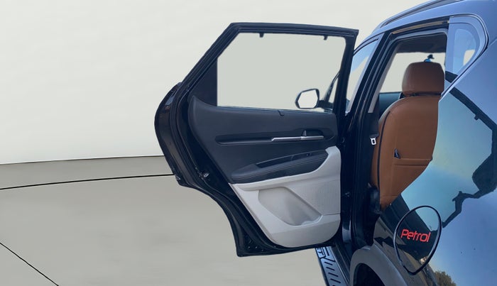 2022 KIA SONET HTX 1.0 IMT, Petrol, Manual, 74,033 km, LHS Rear Door