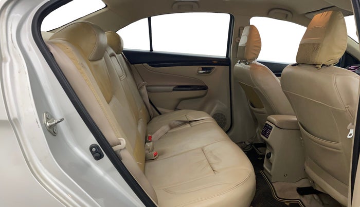 2016 Maruti Ciaz VXI, CNG, Manual, 88,281 km, Right Side Rear Door Cabin