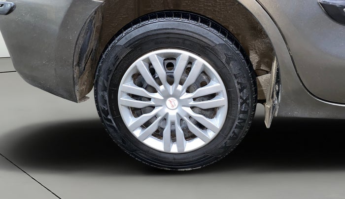 2017 Maruti Dzire VDI, Diesel, Manual, 78,458 km, Right Rear Wheel