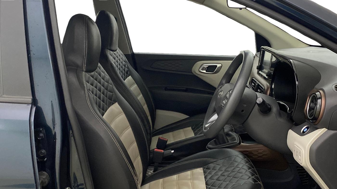 2023 Hyundai AURA SX 1.2 CNG, CNG, Manual, 91,199 km, Right Side Front Door Cabin