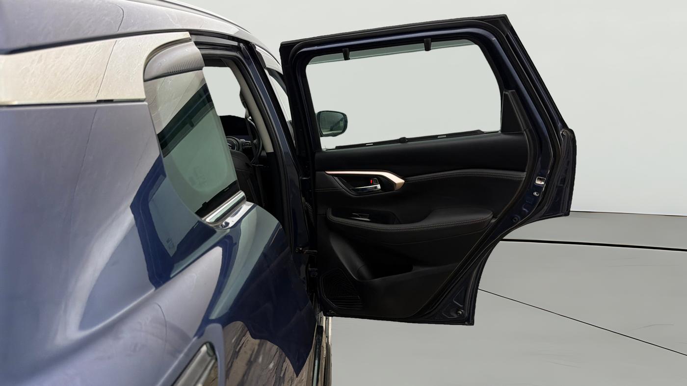 2026 Maruti Grand Vitara Alpha Plus (O) Hybrid e-CVT, Hybrid, Automatic, 13,041 km, RHS Rear Door