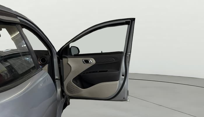 2023 Hyundai AURA SX 1.2 CNG, CNG, Manual, 47,577 km, RHS Front Door
