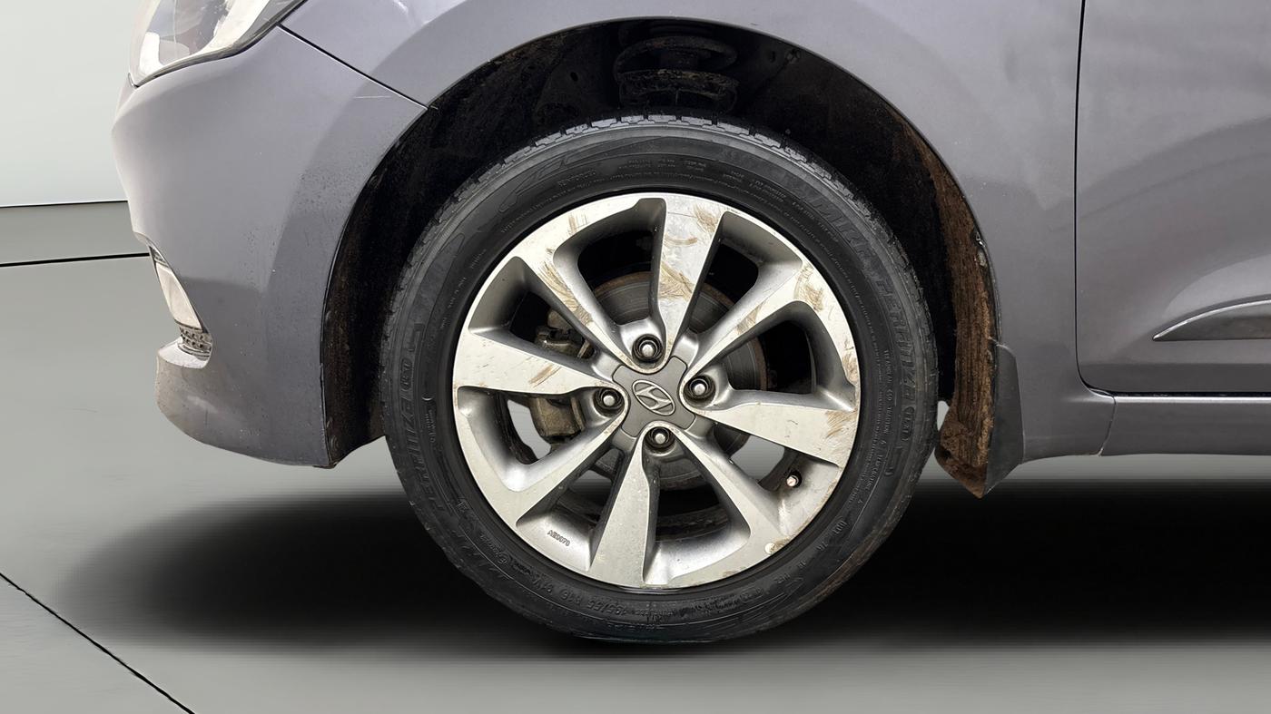 2014 Hyundai Elite i20 SPORTZ 1.4 (O) CRDI, Diesel, Manual, 1,18,322 km, Left Front Wheel