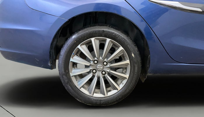 2019 Maruti Ciaz ALPHA  AT 1.5 SHVS PETROL, Petrol, Automatic, 85,161 km, Right Rear Wheel