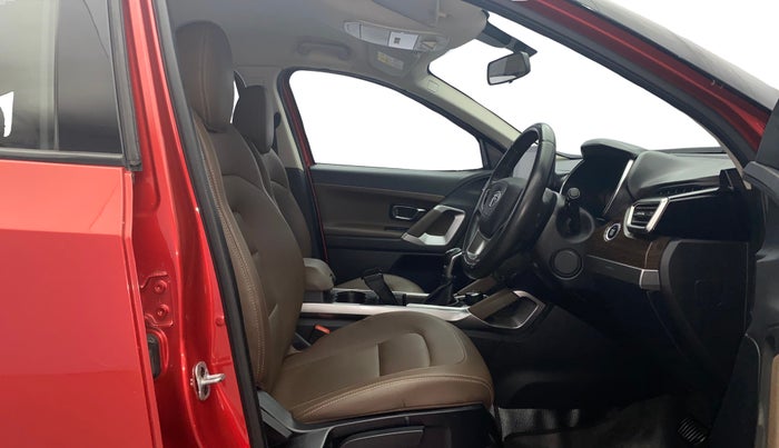 2020 Tata Harrier XZA 2.0L, Diesel, Automatic, 96,405 km, Right Side Front Door Cabin