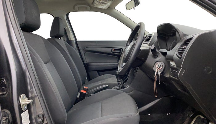 2022 Maruti Vitara Brezza LXI, Petrol, Manual, 56,119 km, Right Side Front Door Cabin