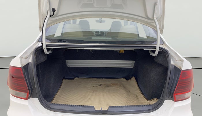 2016 Volkswagen Vento HIGHLINE 1.6 MPI, Petrol, Manual, 72,000 km, Boot Open Zoomed View