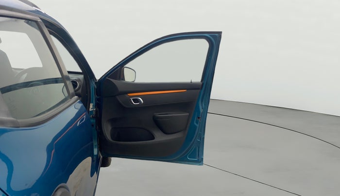 2019 Renault Kwid CLIMBER 1.0 AMT (O), Petrol, Automatic, 36,928 km, RHS Front Door