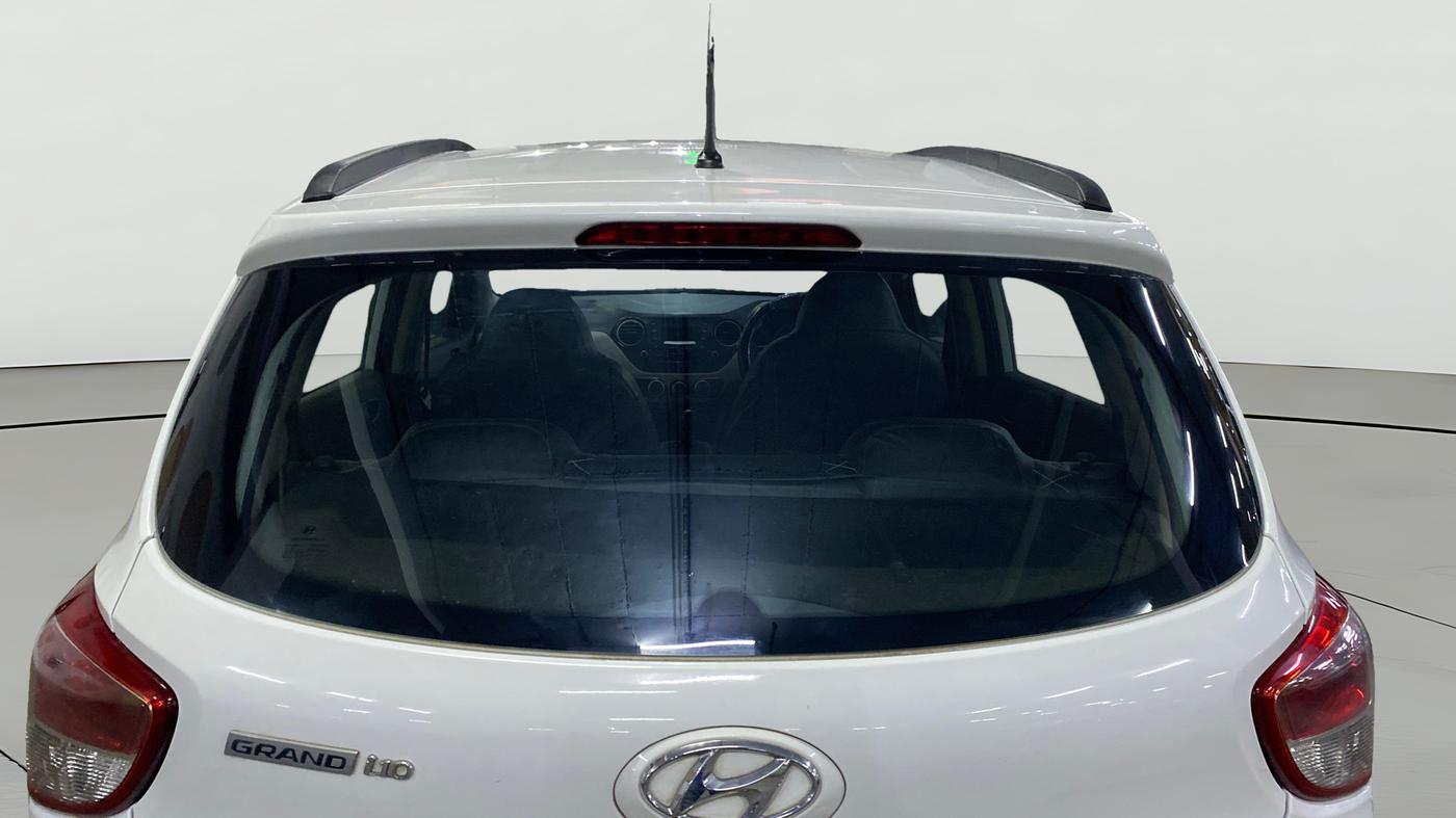 2018 Hyundai Grand i10 MAGNA 1.2 KAPPA VTVT, Petrol, Manual, 1,23,155 km, Rear Windshield