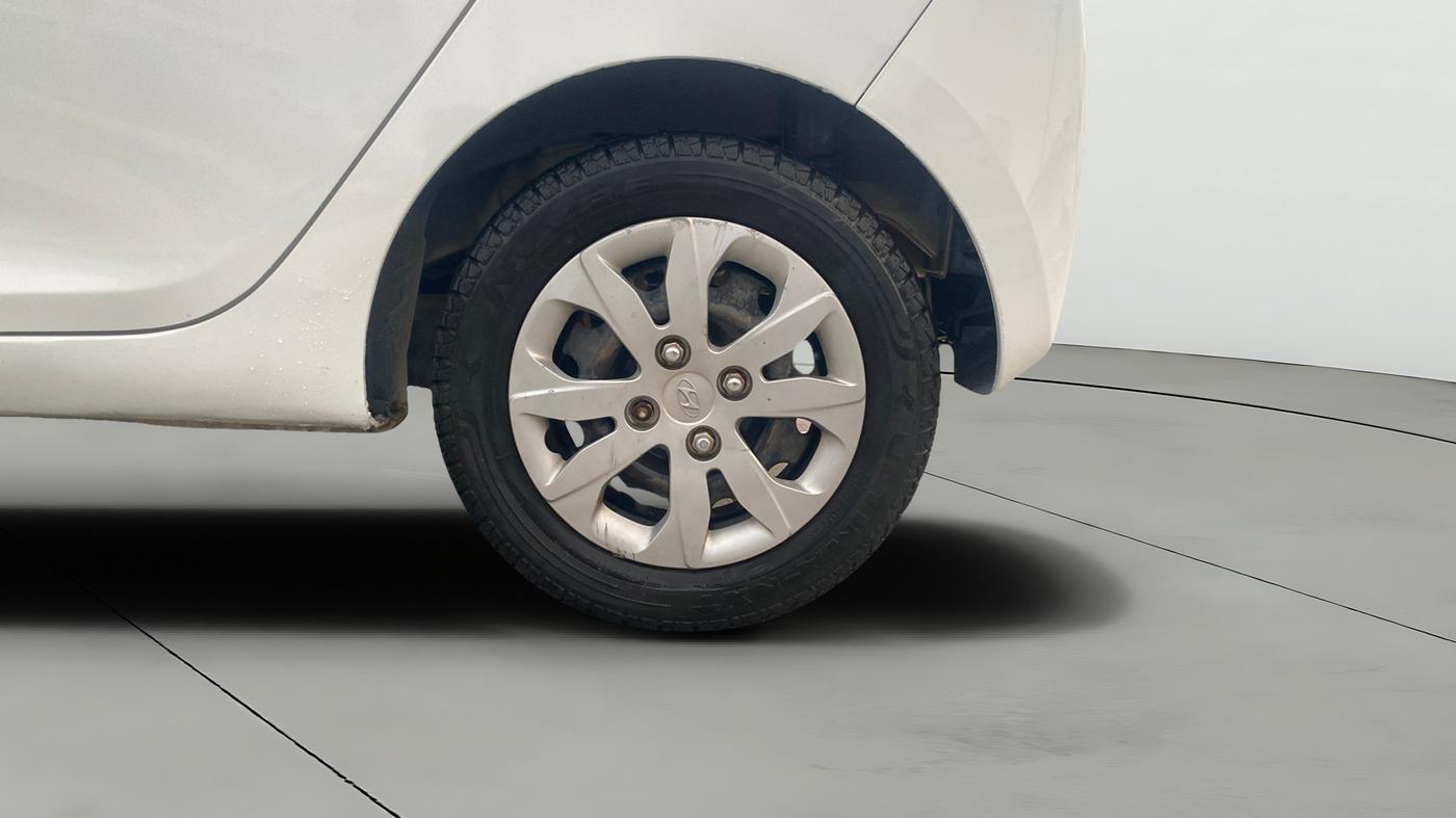 2015 Hyundai Eon MAGNA +, Petrol, Manual, 48,496 km, Left Rear Wheel