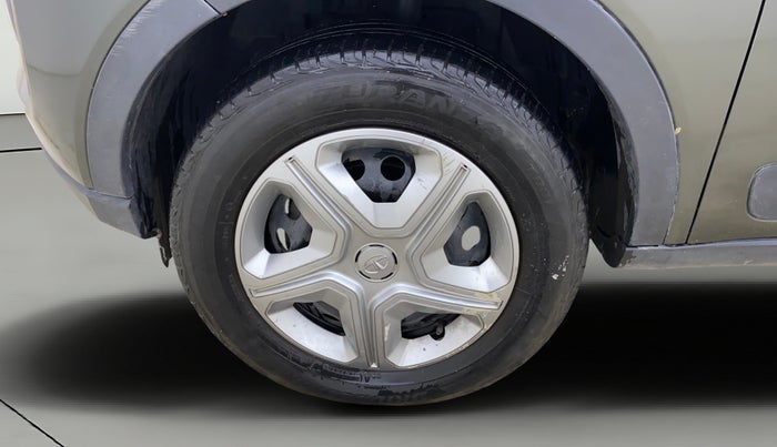 2020 Tata NEXON XMA SUNROOF PETROL, Petrol, Automatic, 56,068 km, Left Front Wheel