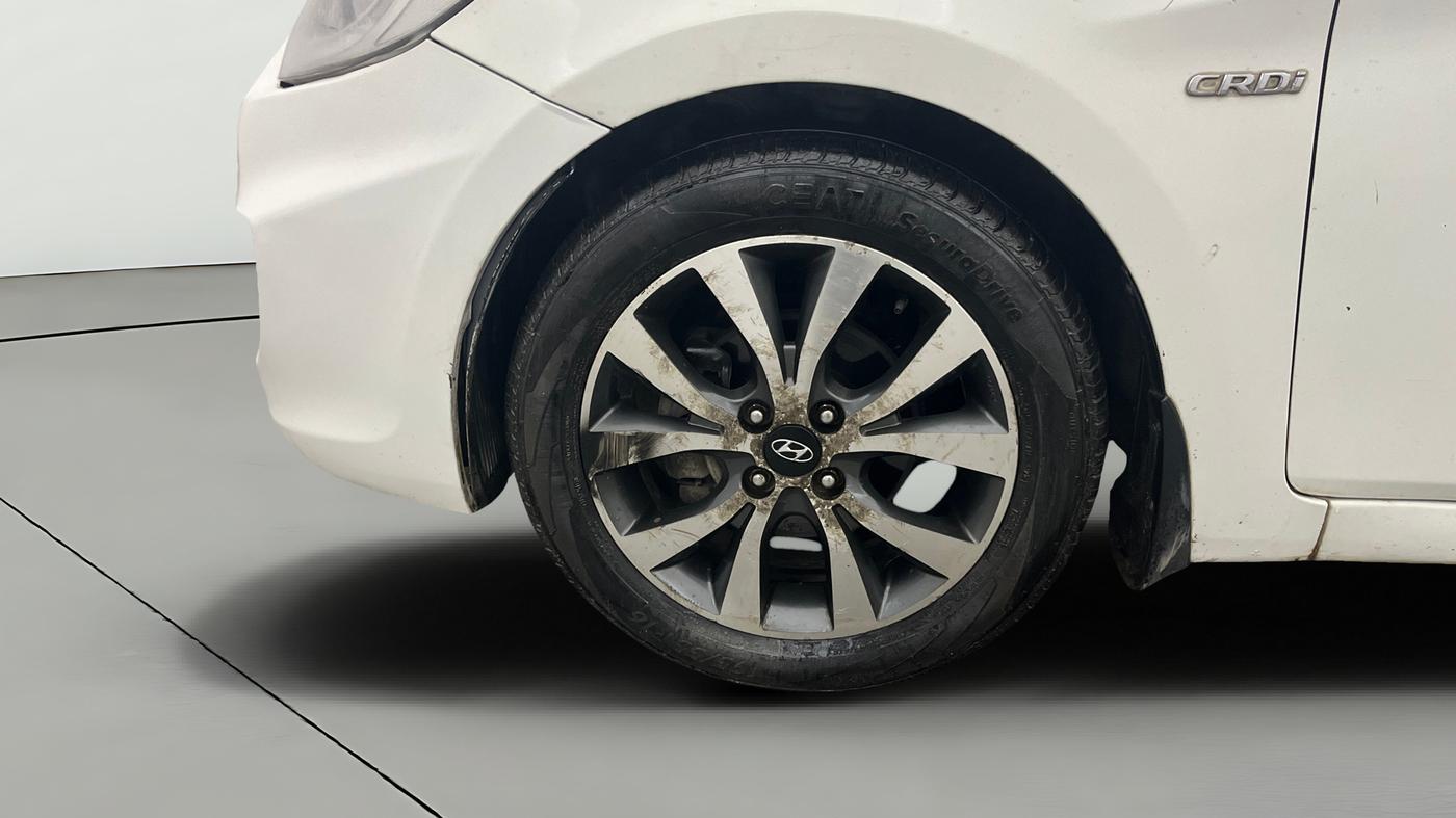 2013 Hyundai Verna FLUIDIC 1.6 CRDI SX OPT AT, Diesel, Automatic, 1,16,380 km, Left Front Wheel