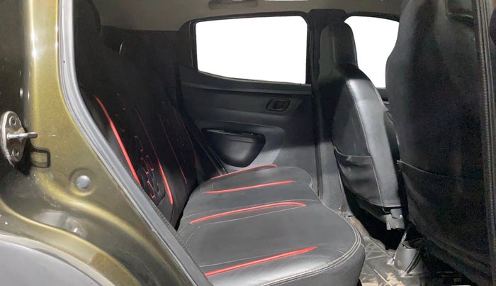 2022 Renault Kwid RXT 1.0, Petrol, Manual, 25,914 km, Right Side Rear Door Cabin