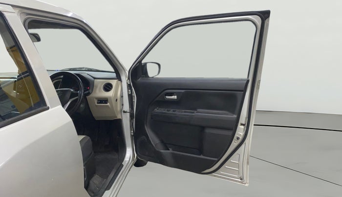 2023 Maruti New Wagon-R VXI CNG 1.0, CNG, Manual, 92,915 km, RHS Front Door