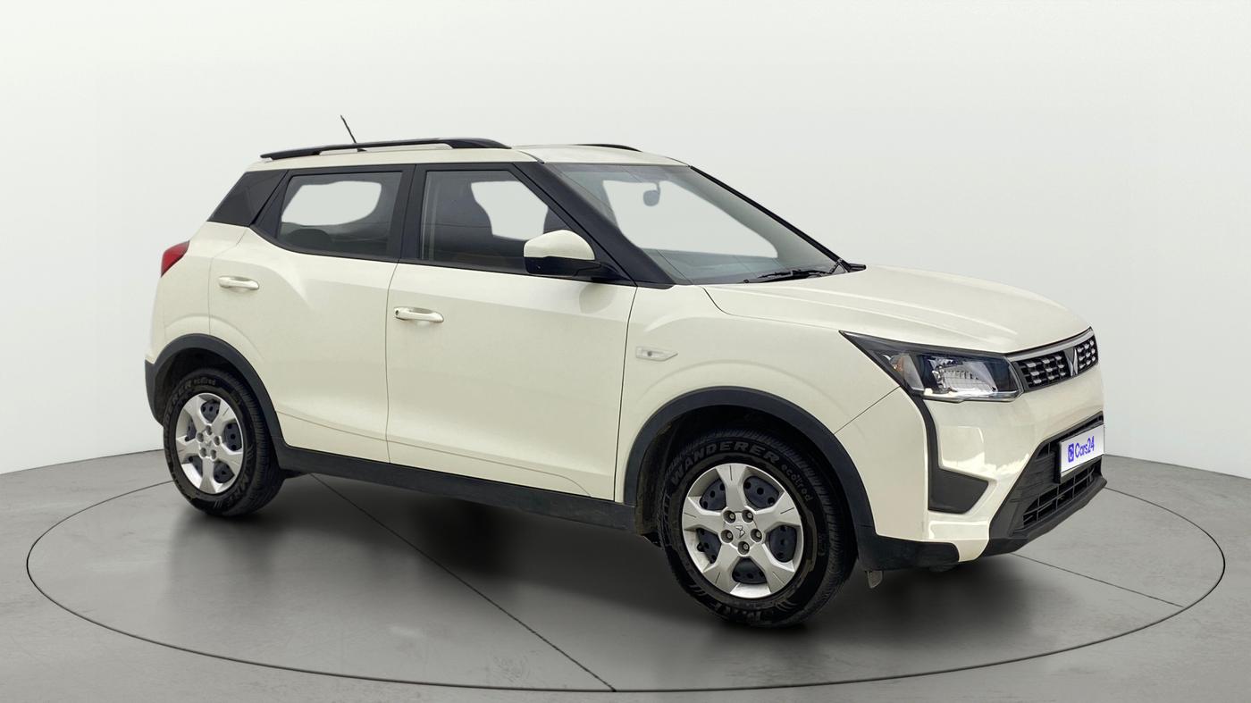 2023 Mahindra XUV300 W6 1.2 PETROL AMT, Petrol, Automatic, 13,946 km, SRP