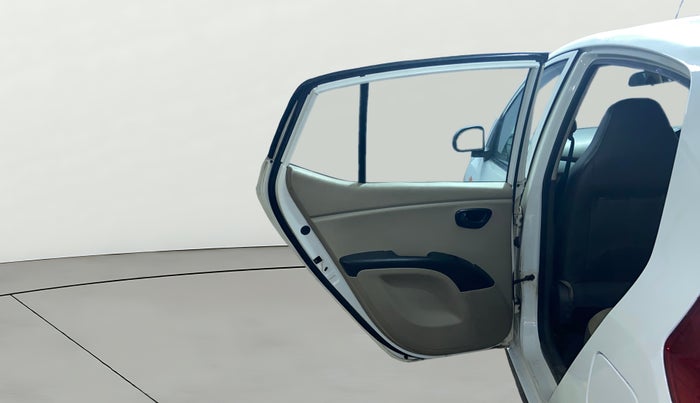 2015 Hyundai i10 MAGNA 1.1, Petrol, Manual, 1,00,643 km, LHS Rear Door