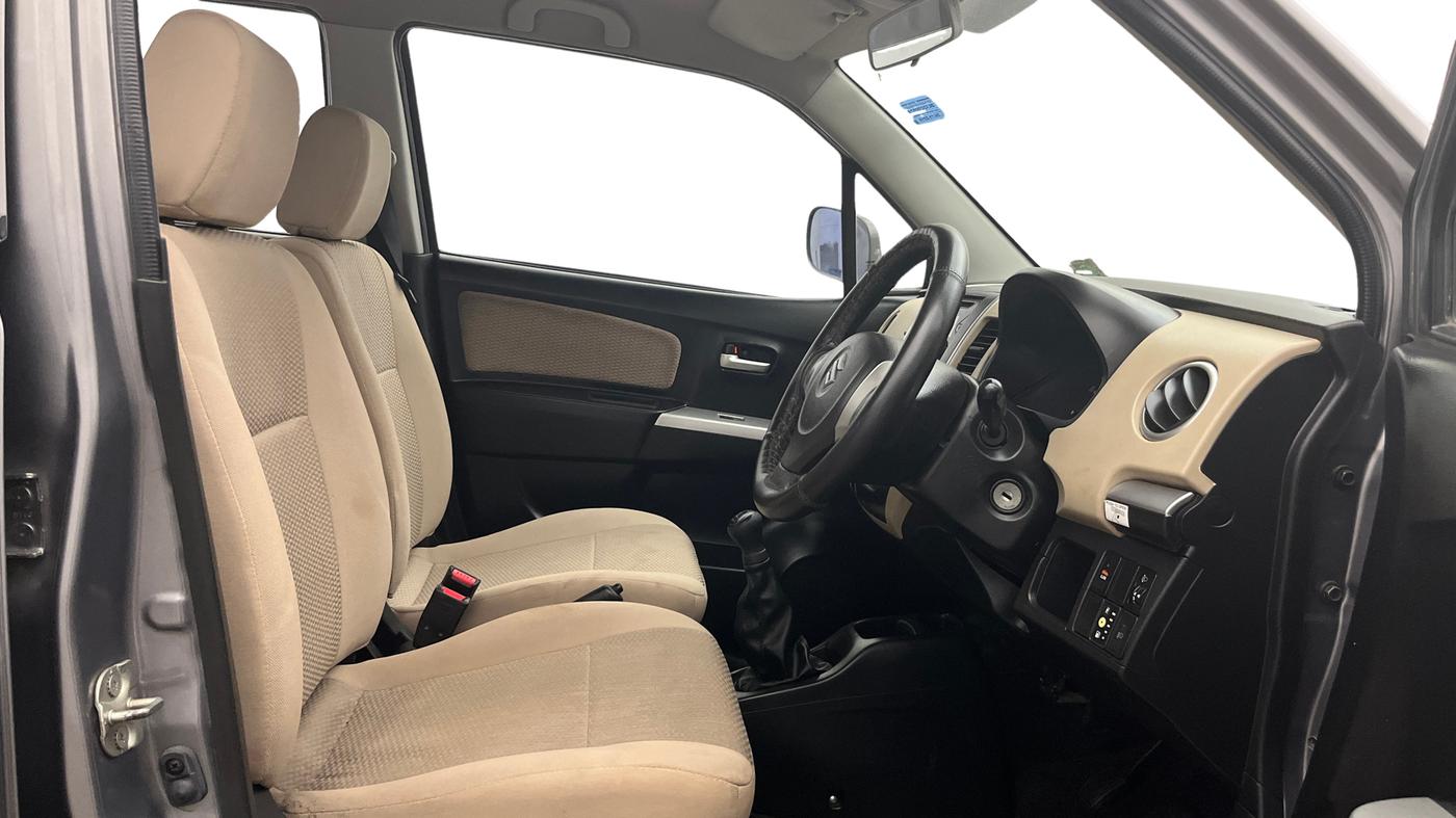 2018 Maruti Wagon R 1.0 LXI CNG, CNG, Manual, 45,243 km, Right Side Front Door Cabin