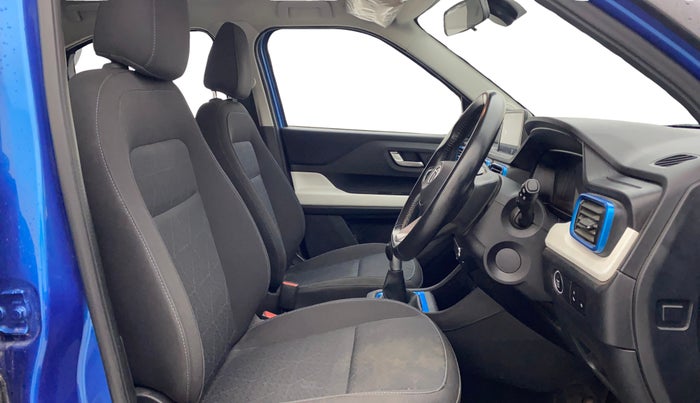 2023 Tata PUNCH CREATIVE  MT, Petrol, Manual, 28,354 km, Right Side Front Door Cabin