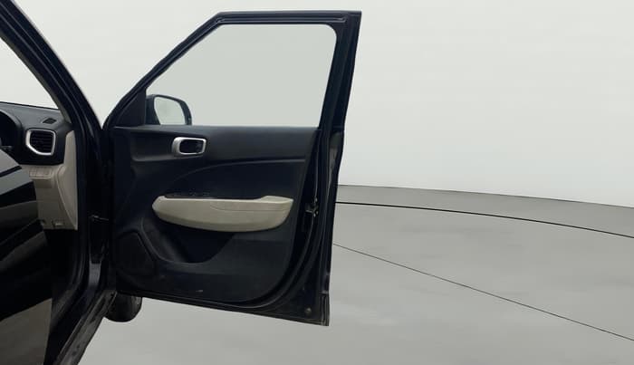 2023 Hyundai VENUE S 1.2, Petrol, Manual, 89,569 km, RHS Front Door