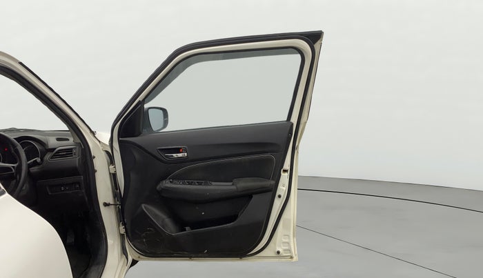 2021 Maruti Swift VXI, Petrol, Manual, 61,151 km, RHS Front Door