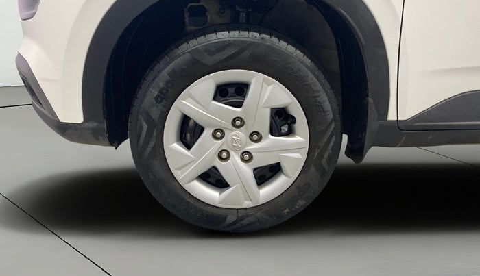 2021 Hyundai VENUE S+ 1.2, Petrol, Manual, 8,602 km, Left Front Wheel