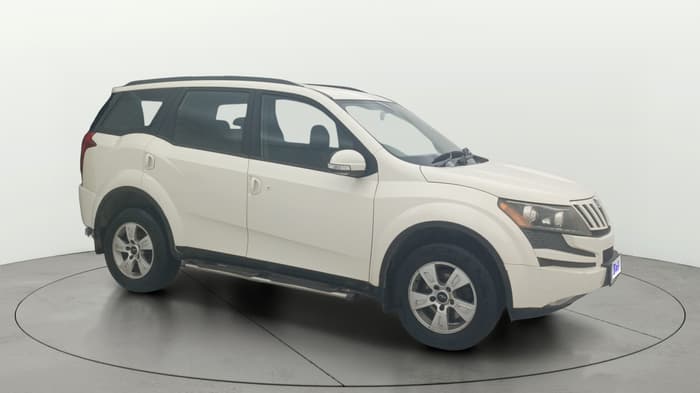 2014 Mahindra XUV500 W8, Diesel, Manual, 1,13,253 km, Right Front Diagonal