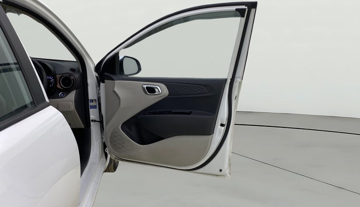 2023 Hyundai AURA SX 1.2, Petrol, Manual, 57,248 km, RHS Front Door