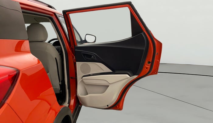 2019 Mahindra XUV300 W6 1.2 PETROL, Petrol, Manual, 86,895 km, RHS Rear Door