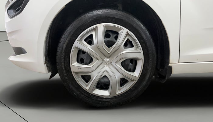 2022 Tata ALTROZ XM PLUS PETROL, Petrol, Manual, 32,439 km, Left Front Wheel