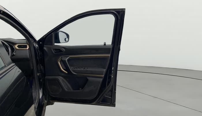 2022 Renault Kiger RXT (O) MT, Petrol, Manual, 78,379 km, RHS Front Door