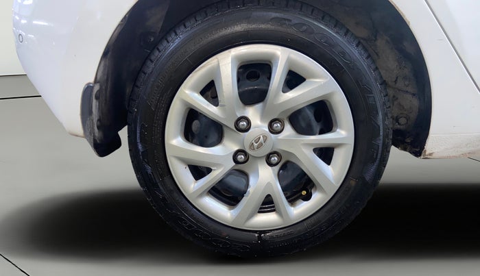 2017 Hyundai Grand i10 SPORTZ 1.2 KAPPA VTVT, Petrol, Manual, 41,714 km, Right Rear Wheel