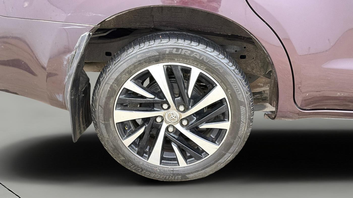 2022 Toyota Innova Crysta 2.7 ZX AT 7 STR, Petrol, Automatic, 62,807 km, Right Rear Wheel