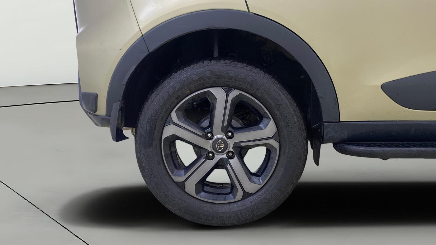 2022 Tata NEXON XZA PLUS (PREMIUM) KAZIRANGA PETROL, Petrol, Automatic, 14,871 km, Right Rear Wheel