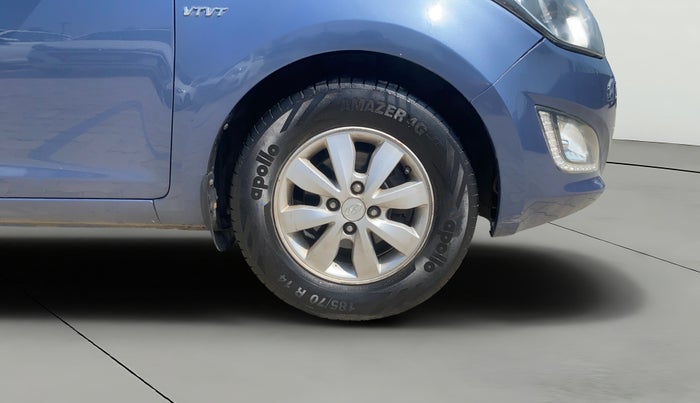 2013 Hyundai i20 SPORTZ 1.2, CNG, Manual, 96,264 km, Right Front Wheel