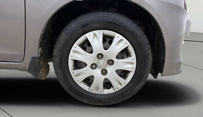 2015 Honda Amaze 1.2L I-VTEC S, Petrol, Manual, 1,09,519 km, Right Front Wheel