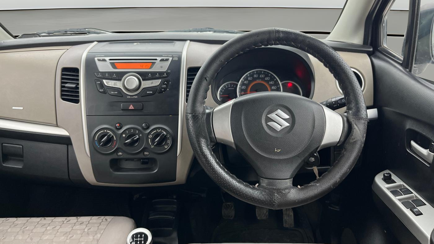 2013 Maruti Wagon R 1.0 VXI, Petrol, Manual, 38,781 km, Steering Wheel Close Up
