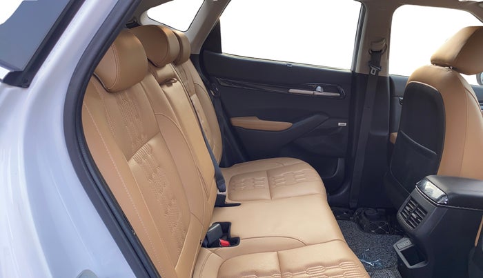 2023 KIA SELTOS HTX PLUS 1.5 IMT DIESEL, Diesel, Manual, 71,001 km, Right Side Rear Door Cabin