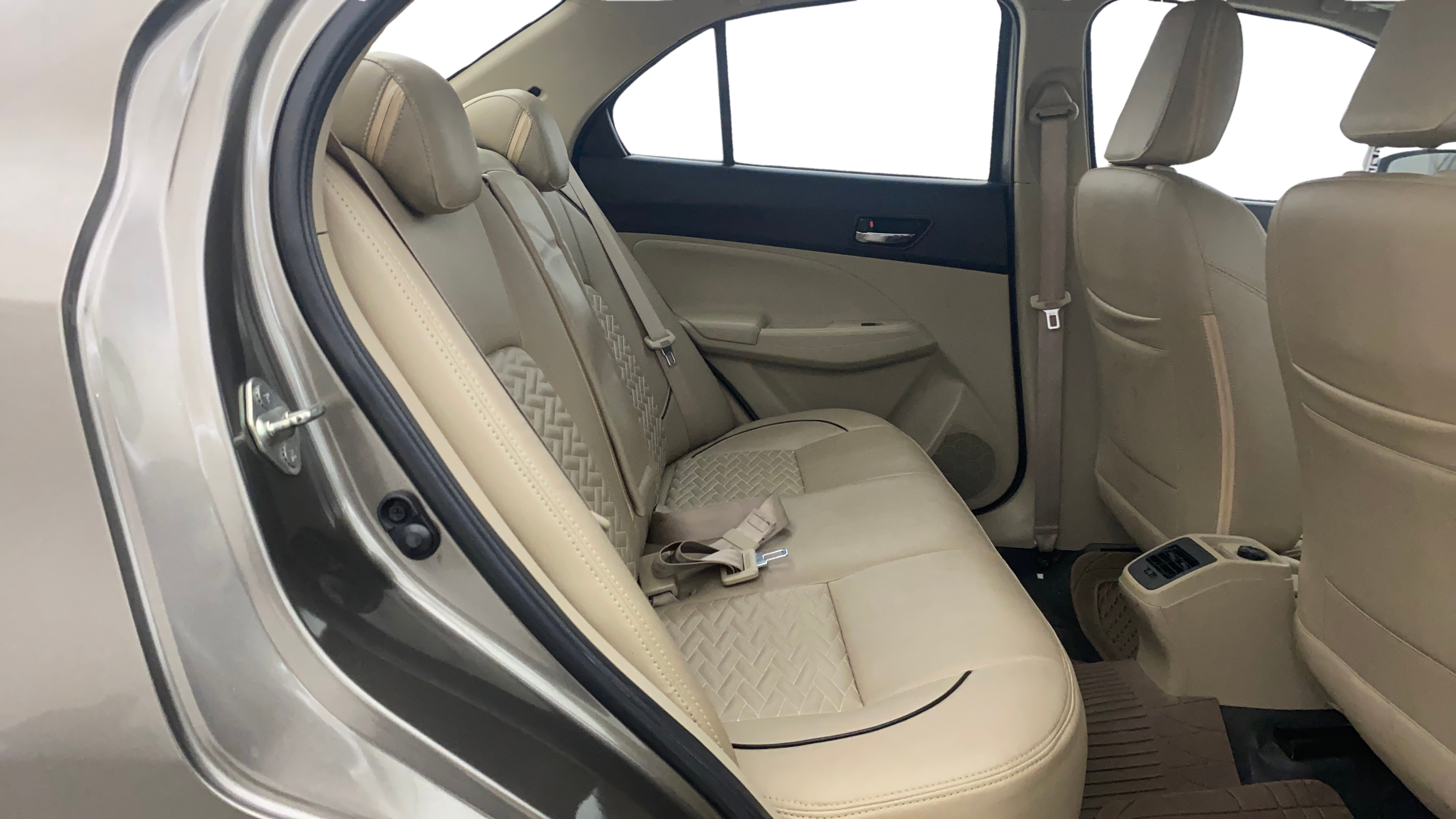 camera-Right-Side-Rear-Door-Cabin