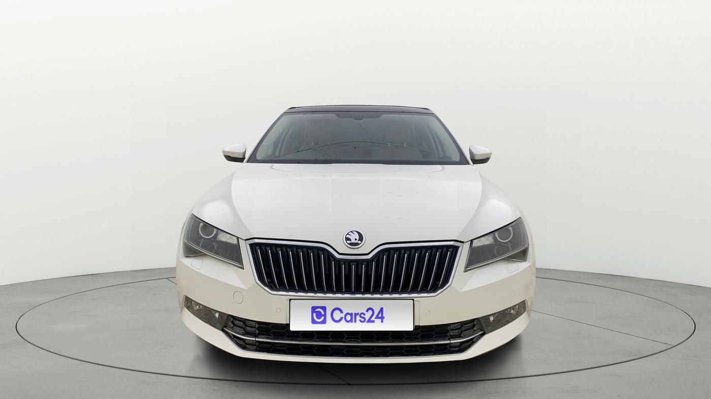 2018 Skoda Superb STYLE 1.8 TSI AT, Petrol, Automatic, 65,106 km, Front